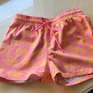 Vineyard Vines size medium Pink & Yellow Fish-Print Girls Shorts